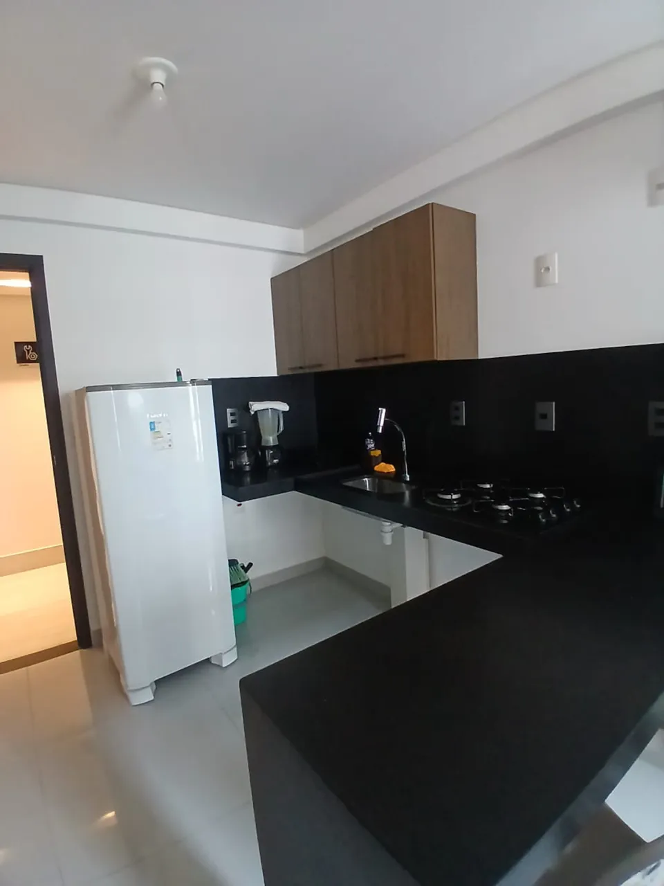 One-bedroom apartment in a building with a gym — photo 2
