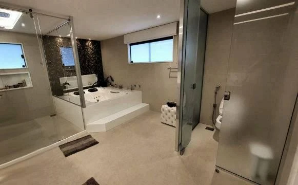 Furnished house with 4 en-suite bedrooms and 670 m² — photo 5