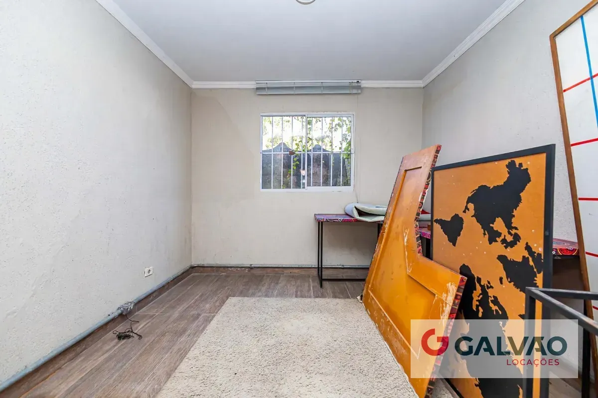 Casa sin amueblar con 3 dormitorios, cocina cerrada y balcón — photo 42