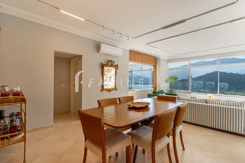 Furnished 3-bedroom apartment with water-view windows — photo 16
