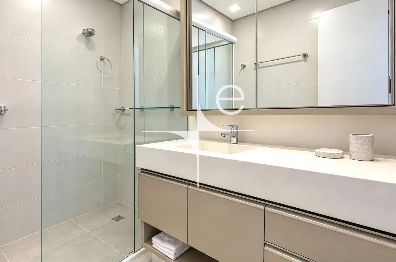 Furnished apartment, 69 m², with a walk-in closet — photo 4