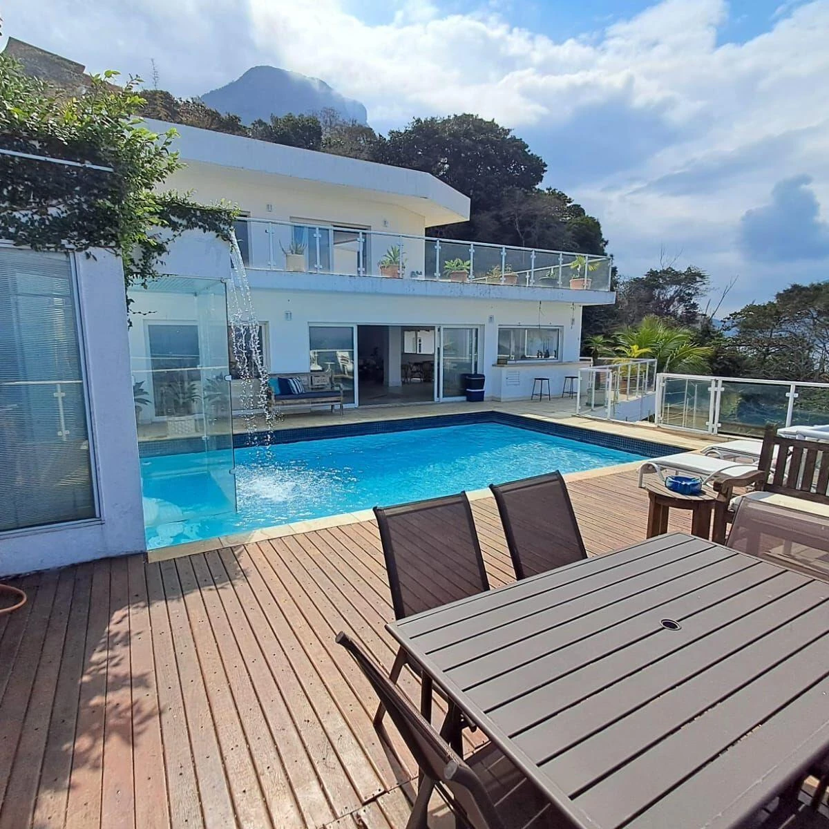 Furnished 4-bedroom house with 1450 m² and 4 parking — photo 7