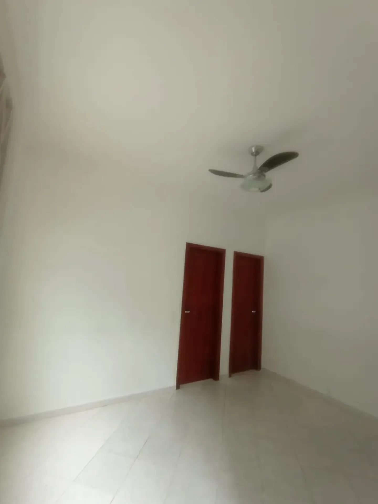 Casa de vila com 2 quartos e banheiro com box de vidro — photo 28