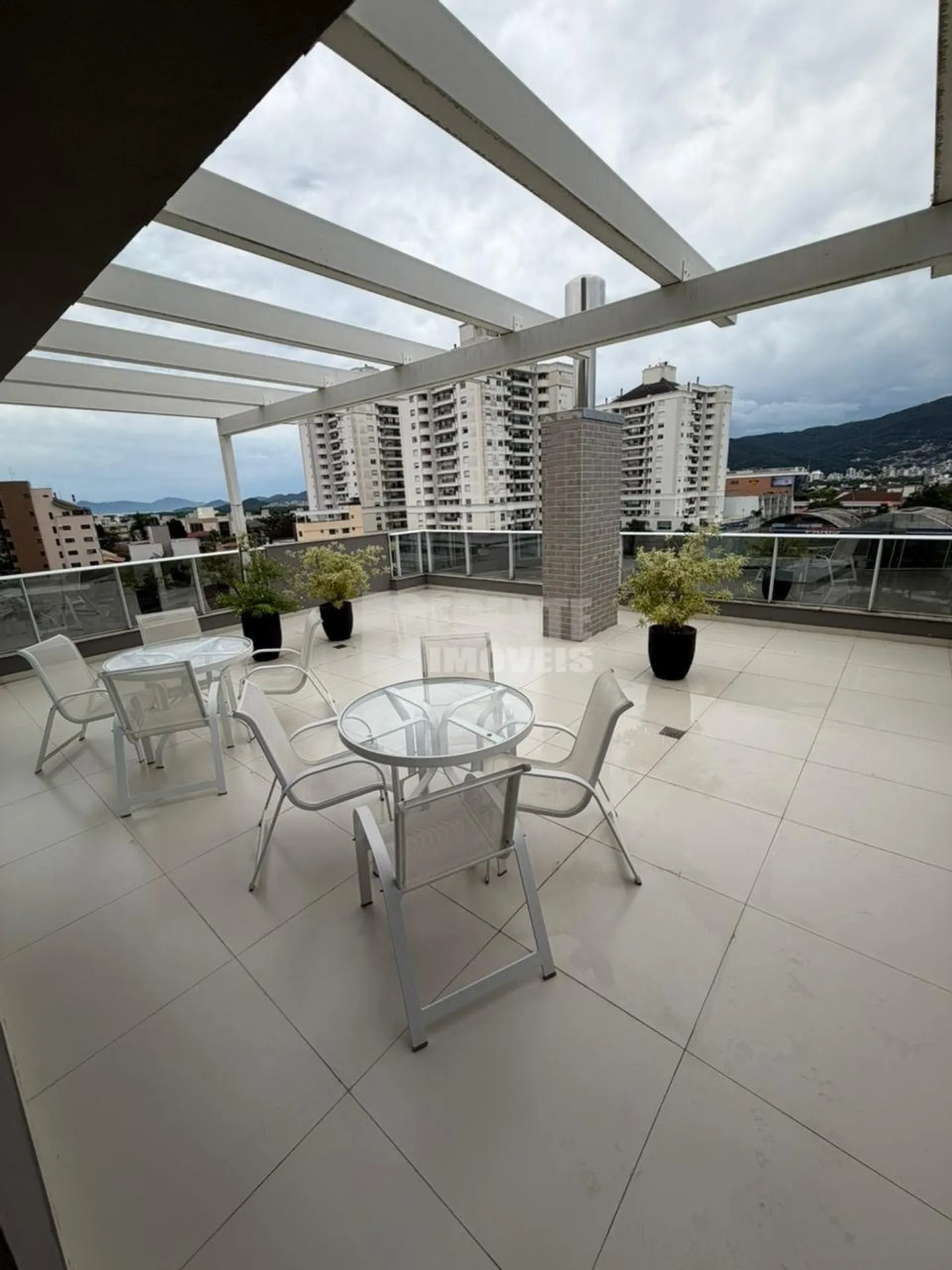Apartamento tipo garden amueblado con 2 dormitorios y jardín — photo 10