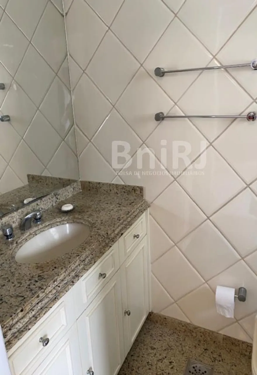 4-bedroom unfurnished apartment with 1 bath and balcony — photo 4