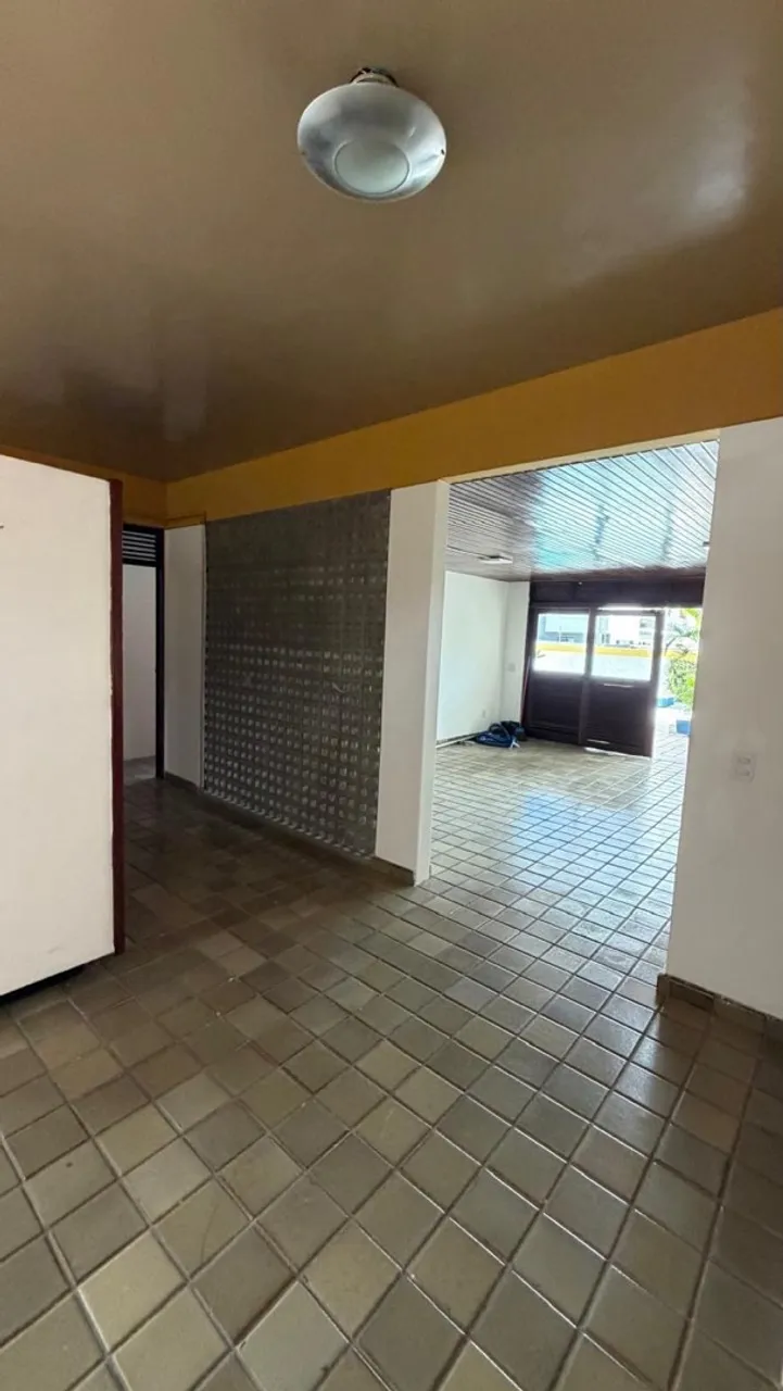 5-bedroom house, 400 m² — photo 3
