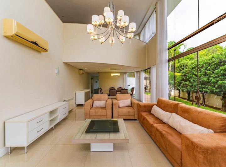 House with 654 m² and 4 bedrooms plus 6 parking spots — photo 5