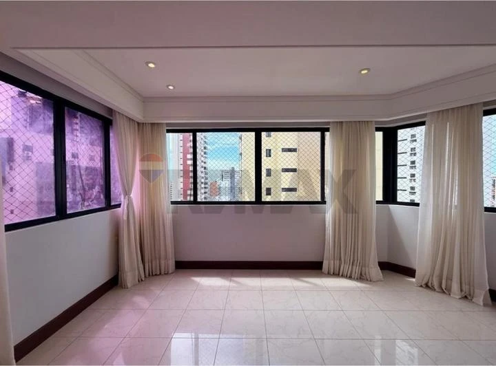 Apartment with 3 en-suite bedrooms and 220 m² — photo 5