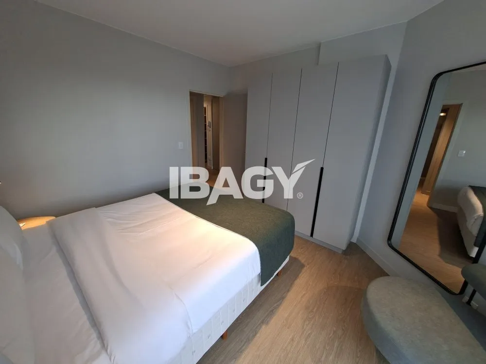 Studio with a glassed-in balcony and open-plan kitchen — photo 145