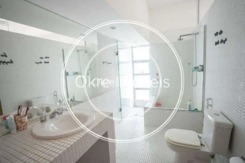 Furnished 644 m² house with 4 bedrooms and 7 bathrooms — photo 25