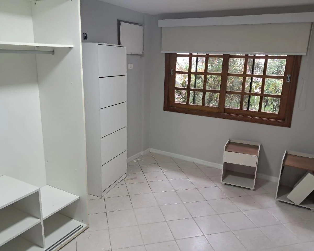 Duplex house with 4 bedrooms and an enclosed kitchen — photo 28