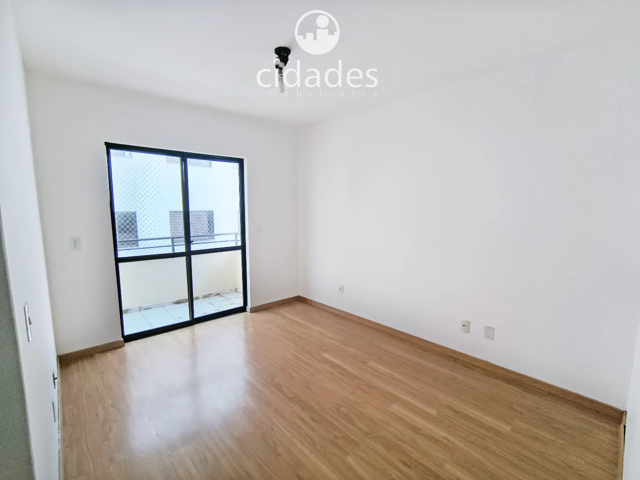 3-bedroom apartment, 1 with its own bathroom, 104 m² — photo 9