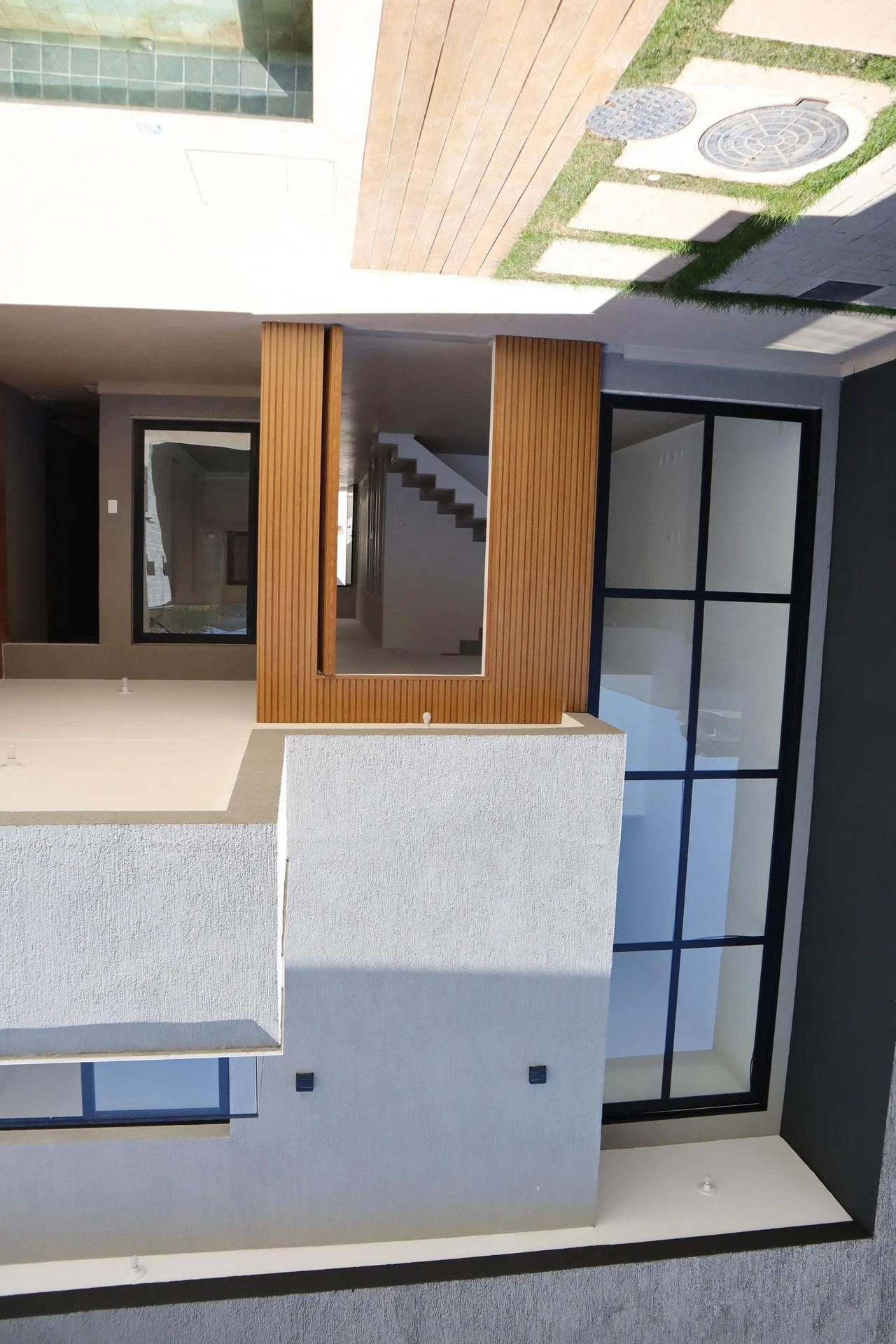 4-bedroom house with a grill on the balcony — photo 45
