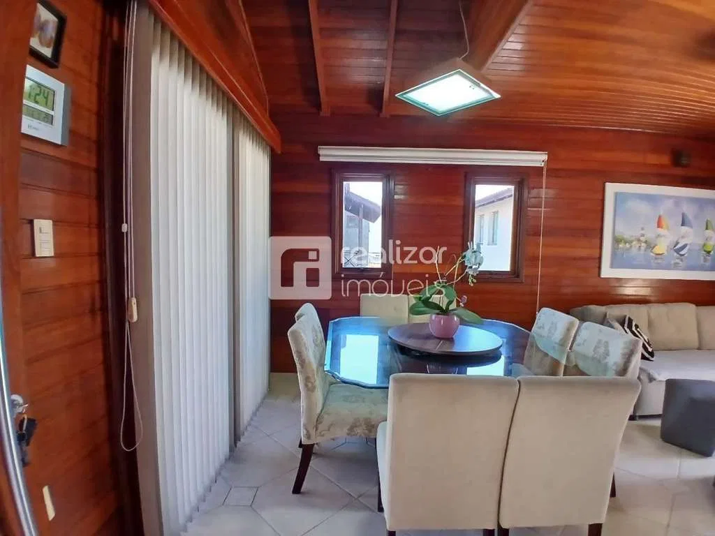 Casa sin amueblar con 3 dormitorios y balcón — photo 8
