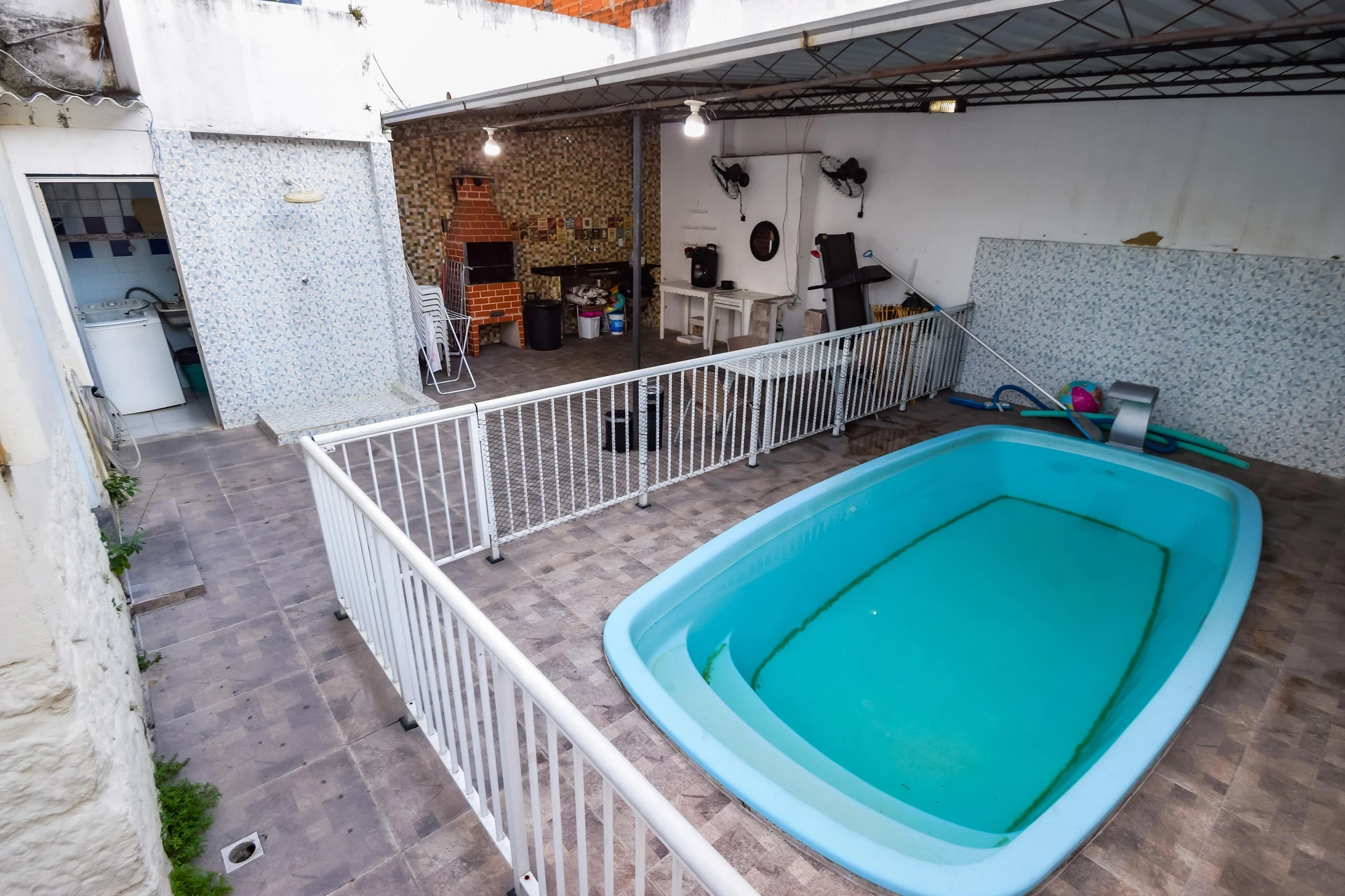 Furnished house with 4 bedrooms and 4 bathrooms — photo 54