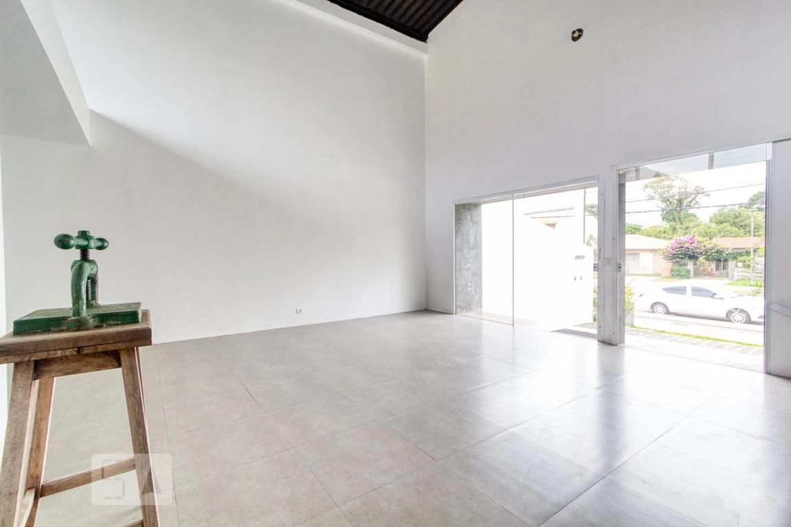 House with 3 bedrooms and 4 bathrooms with a closed kitchen — photo 17