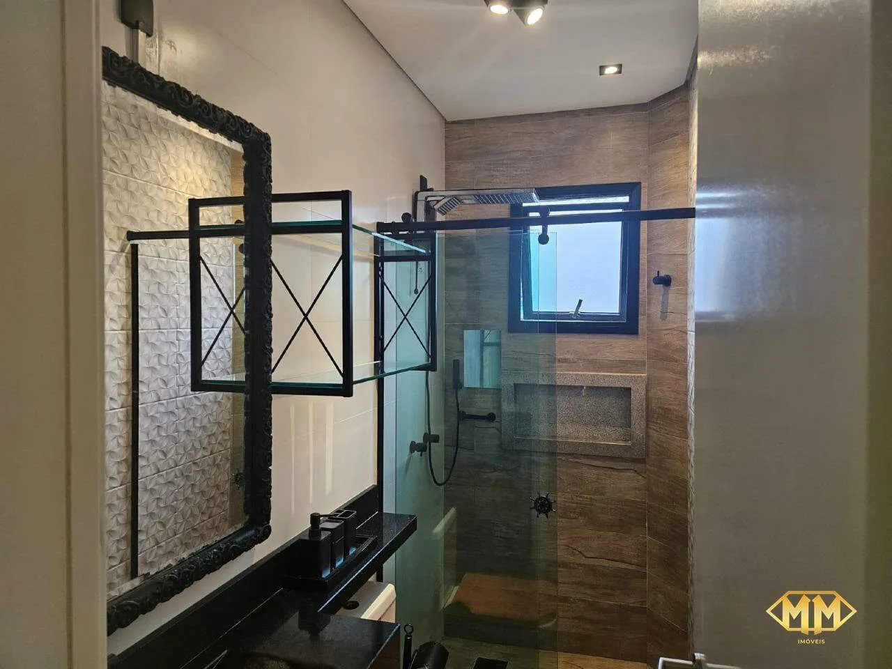 2-bedroom apartment in a building with a pool — photo 7