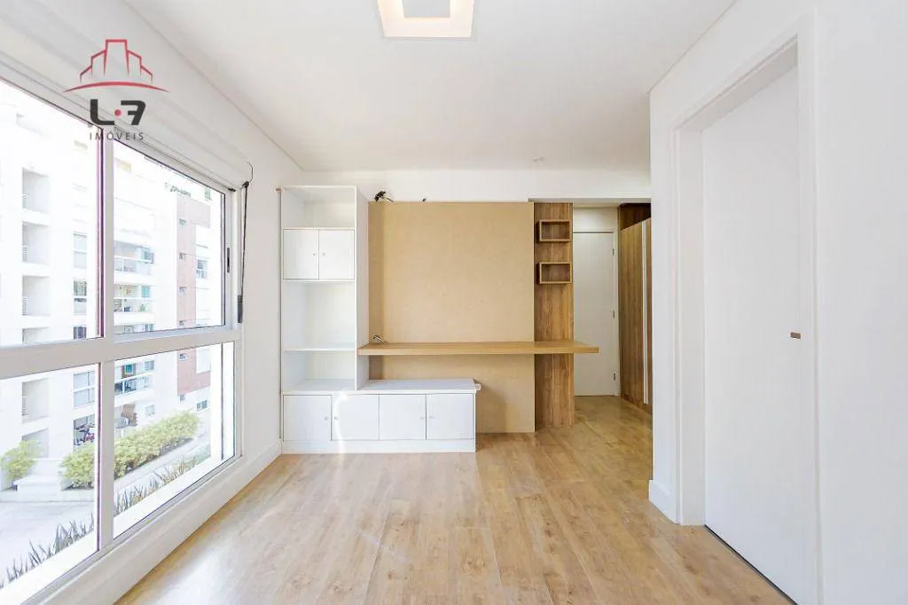 3-bedroom apartment with a grill on the balcony — photo 17
