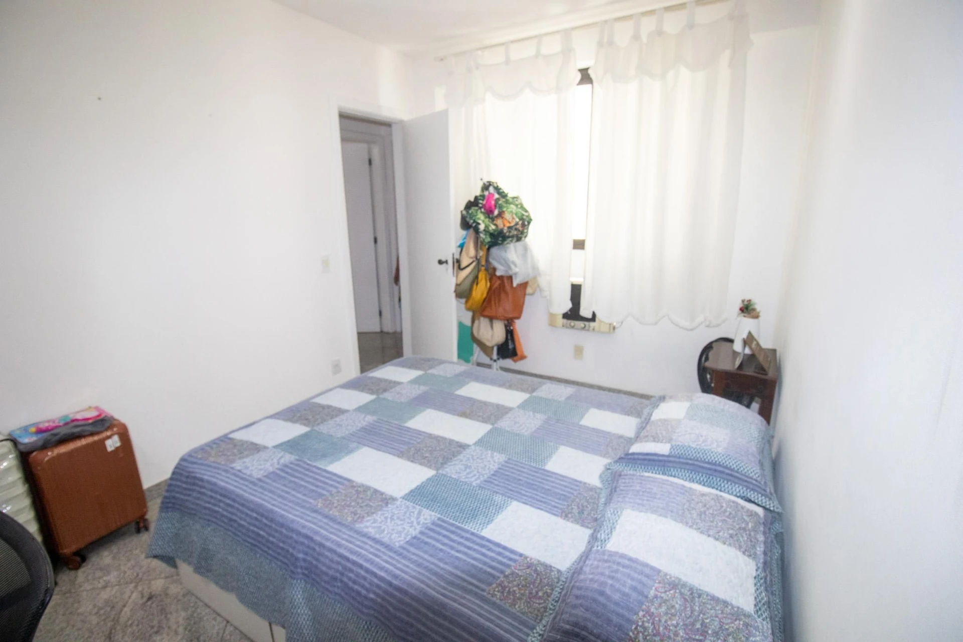 Furnished apartment with 3 bedrooms and a balcony — photo 38