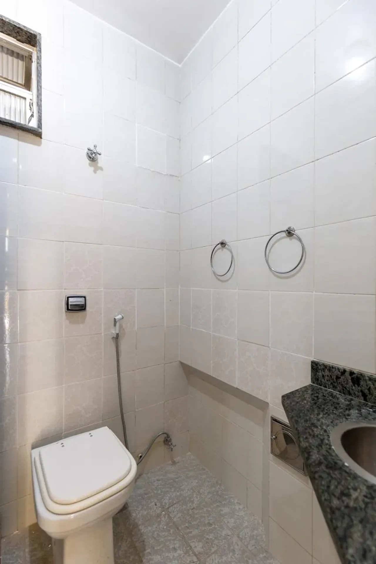 3-bedroom apartment with a suite and air conditioning — photo 13
