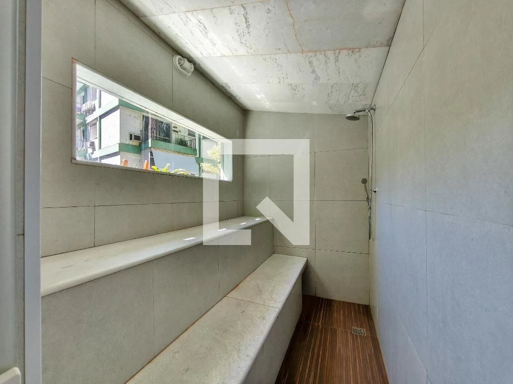 Furnished 4-bedroom apartment with balcony — photo 100