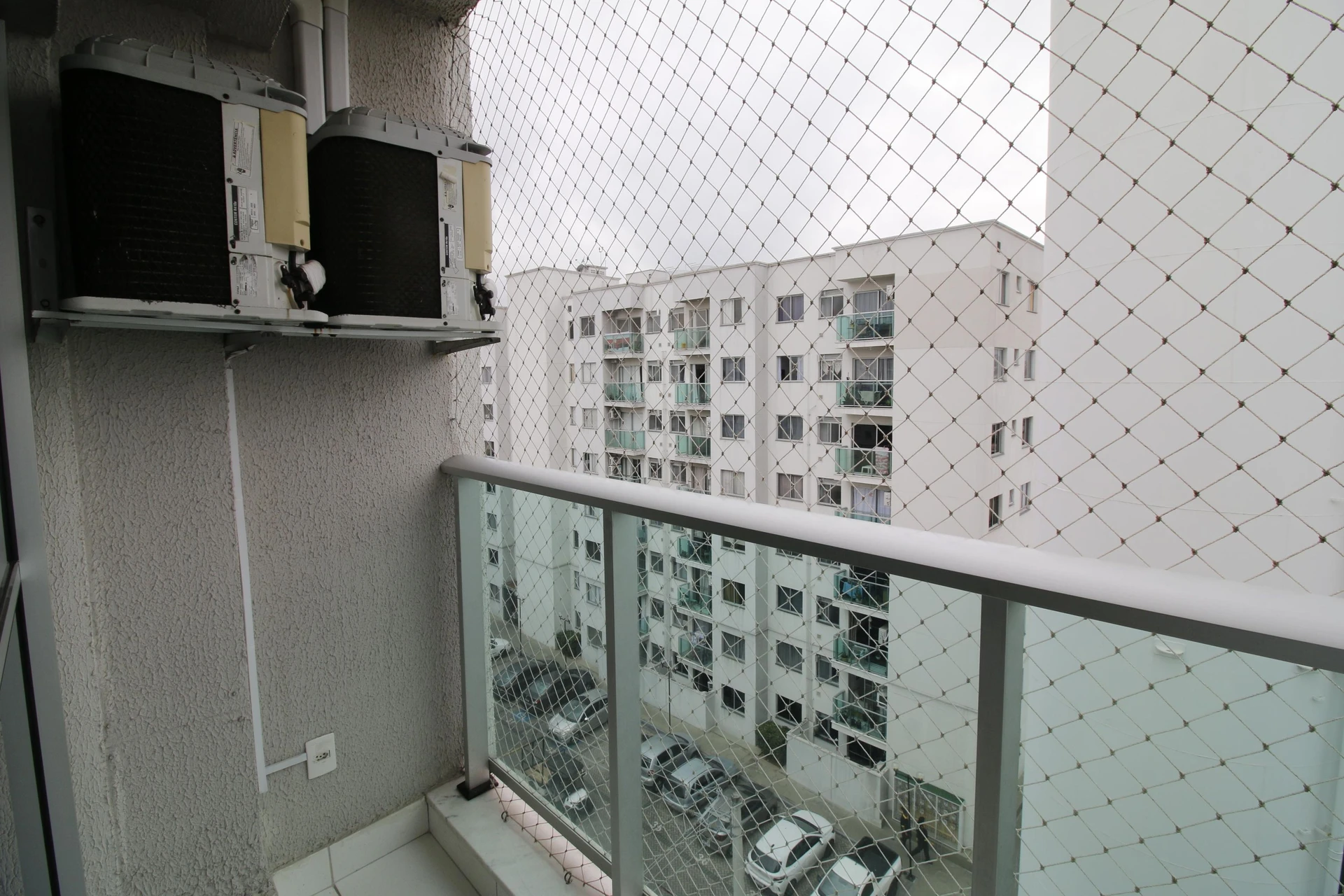 2-bedroom apartment in a building with a gym — photo 26