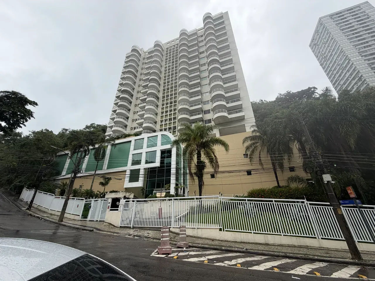 2-bedroom apartment with a water view — photo 33