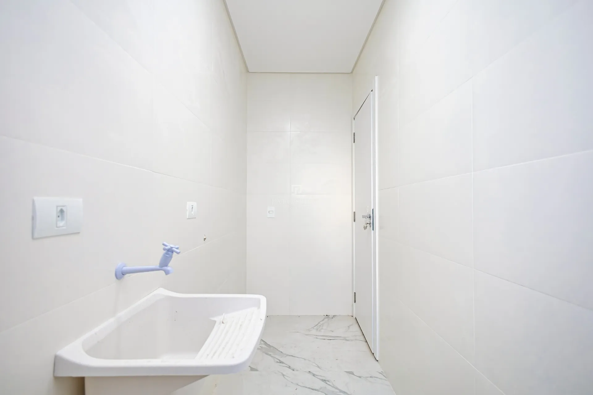 Casa de 181 m² com varanda gourmet e closet — photo 64