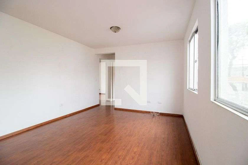 3-bedroom apartment with built-in kitchen cabinets — photo 4