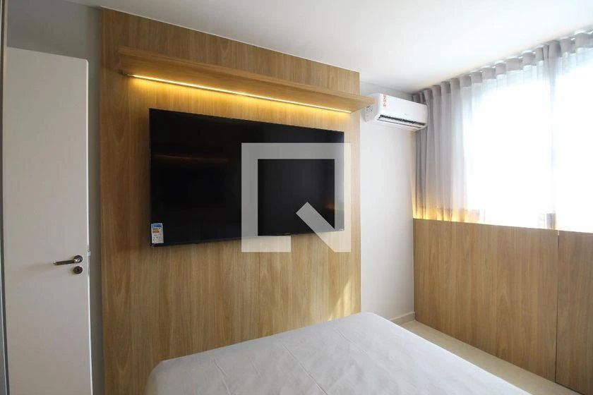 One-bedroom apartment with a mountain view — photo 18