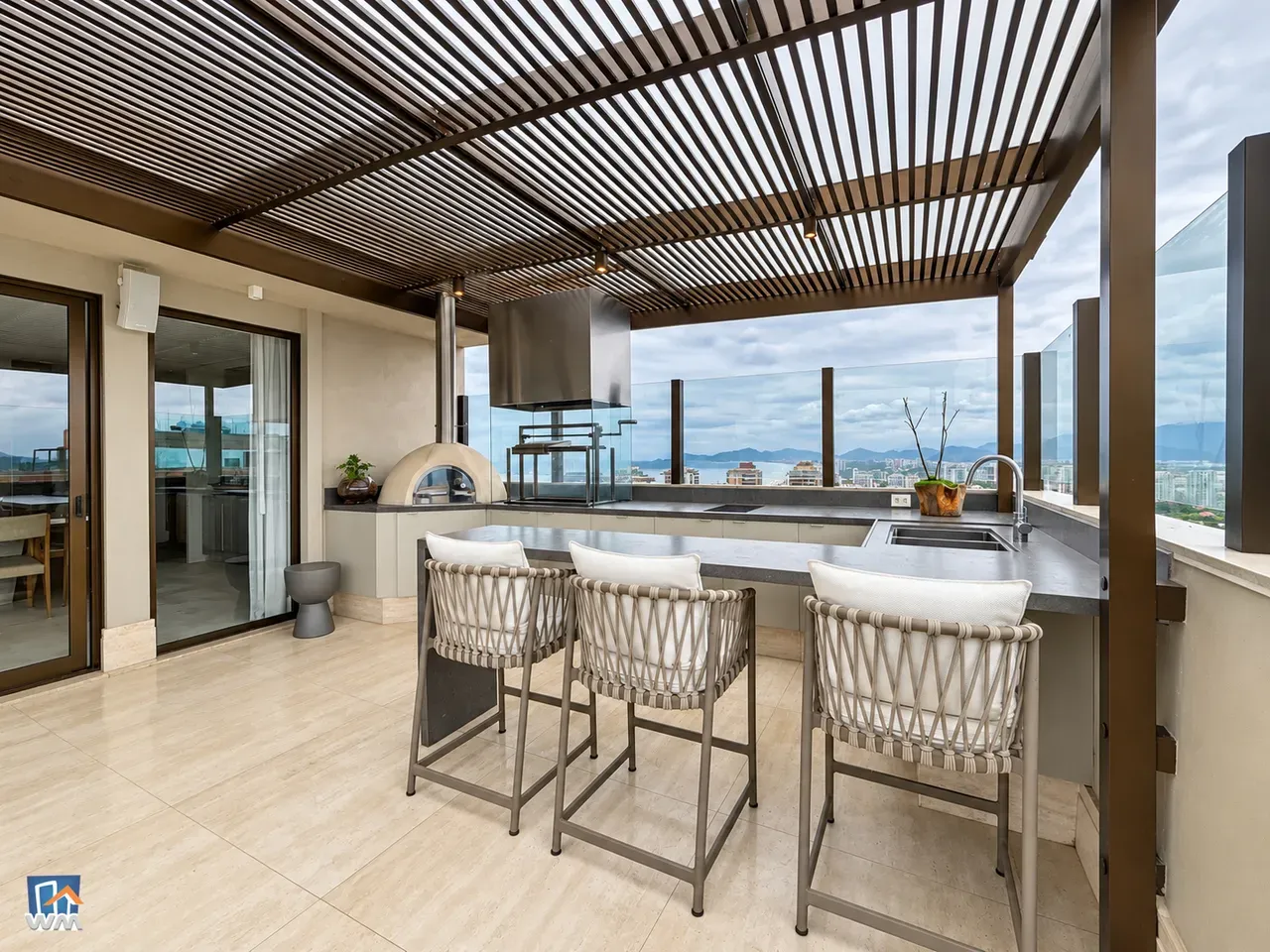 Apartment on the 30th floor with a dishwasher — photo 10