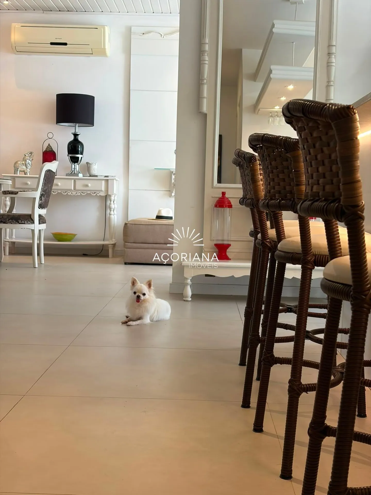 Furnished 600 m² house with 5 bedrooms and an integrated kitchen — photo 42