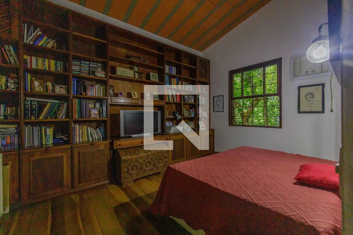 4-bedroom house with a walk-in closet in Rio de Janeiro — photo 31