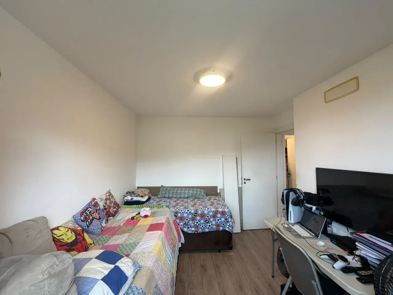 2-bedroom apartment with a home office — photo 28