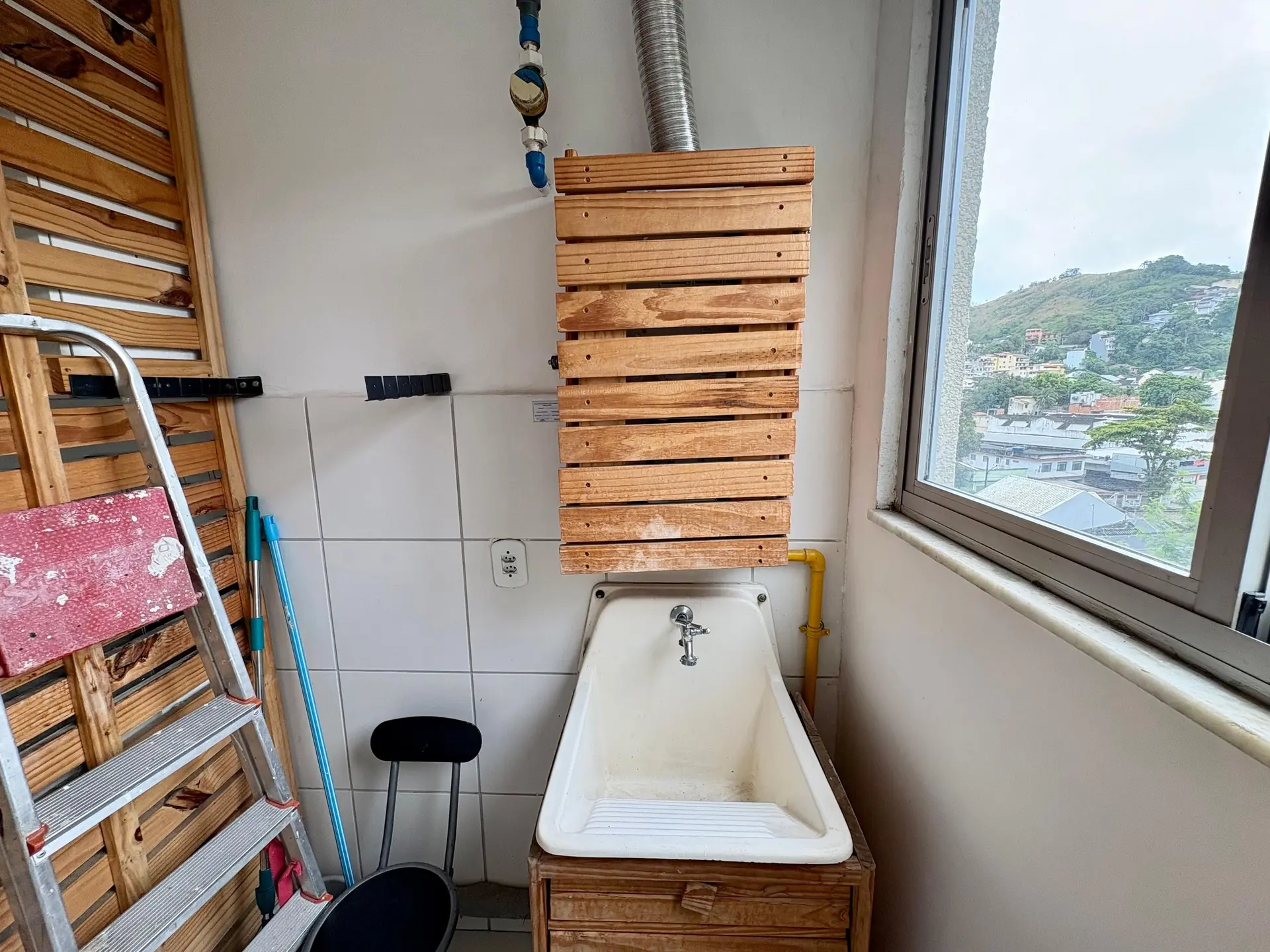 2-bedroom apartment with a mountain view — photo 23