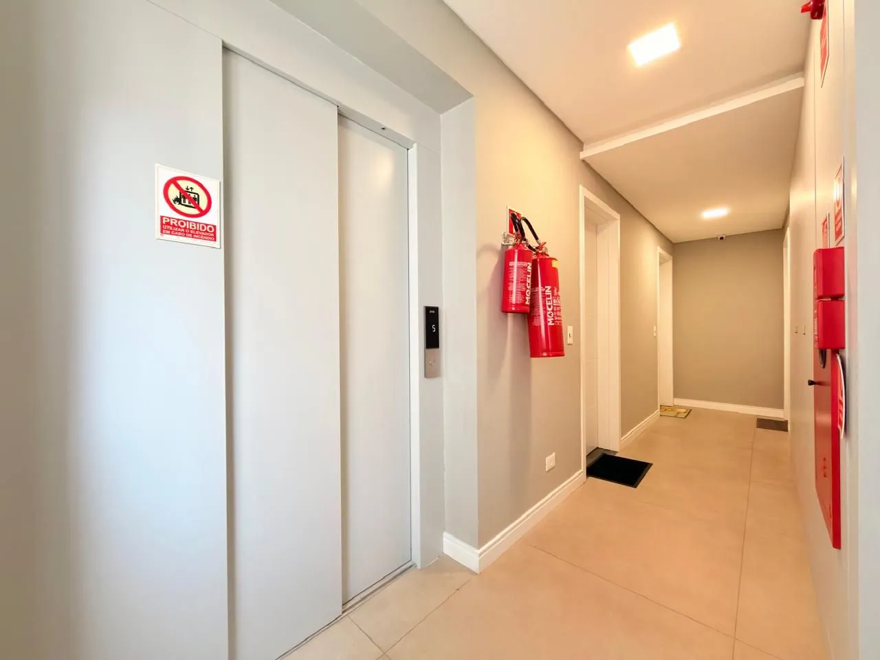 Furnished 36 m² studio with 1 bedroom and 1 bathroom — photo 11