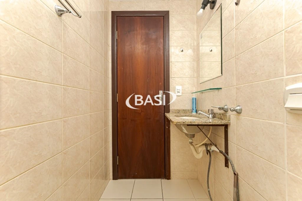 1-bedroom apartment with an American-style kitchen and 57 m² — photo 28