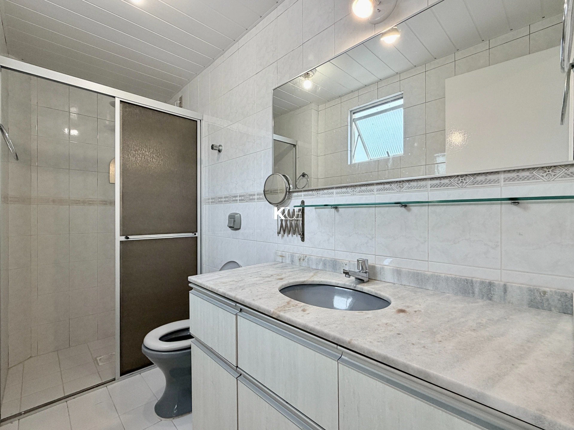 Панорамные окна и 3 спальни: квартира 118 м² — photo 16