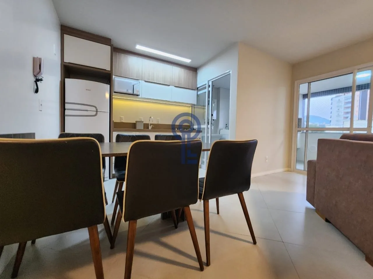 Apartamento mobiliado de 2 quartos com máquina de lavar — photo 3