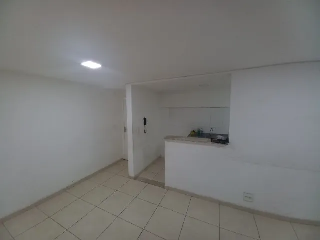 2-bedroom apartment in a building with a gym — photo 2