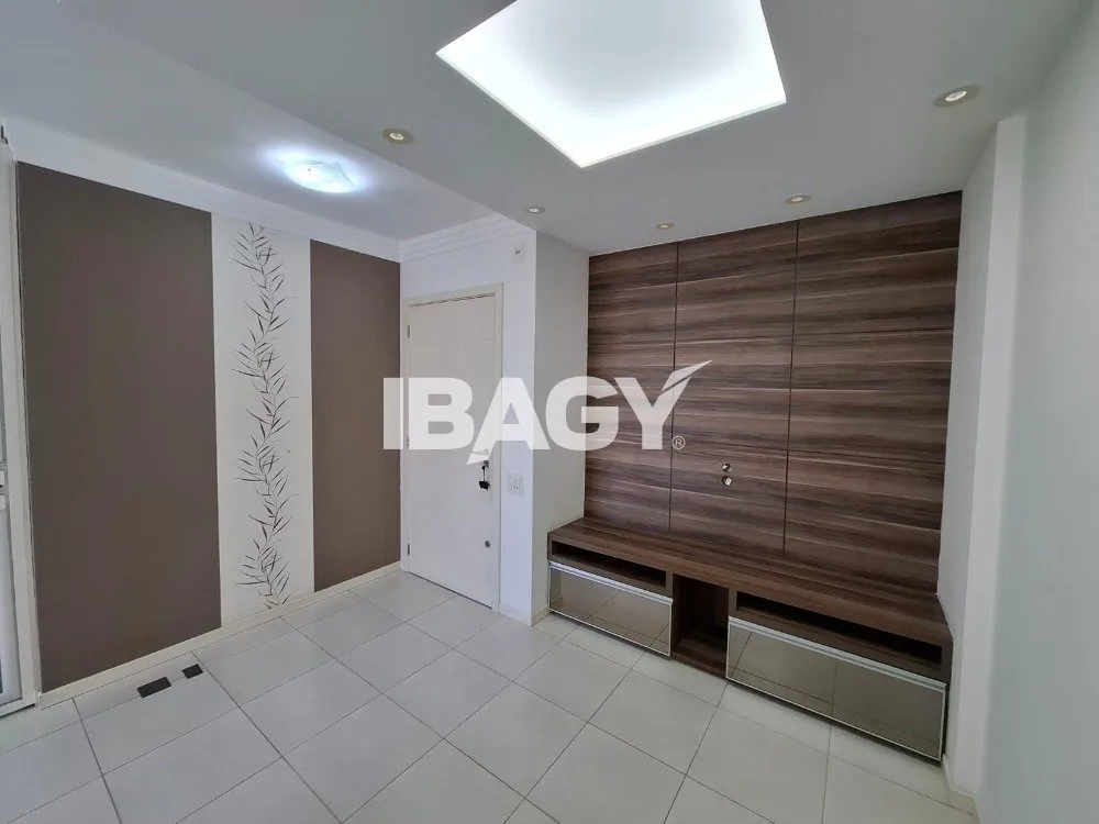 Furnished 95 m² apartment with 2 bedrooms and a desk — photo 5