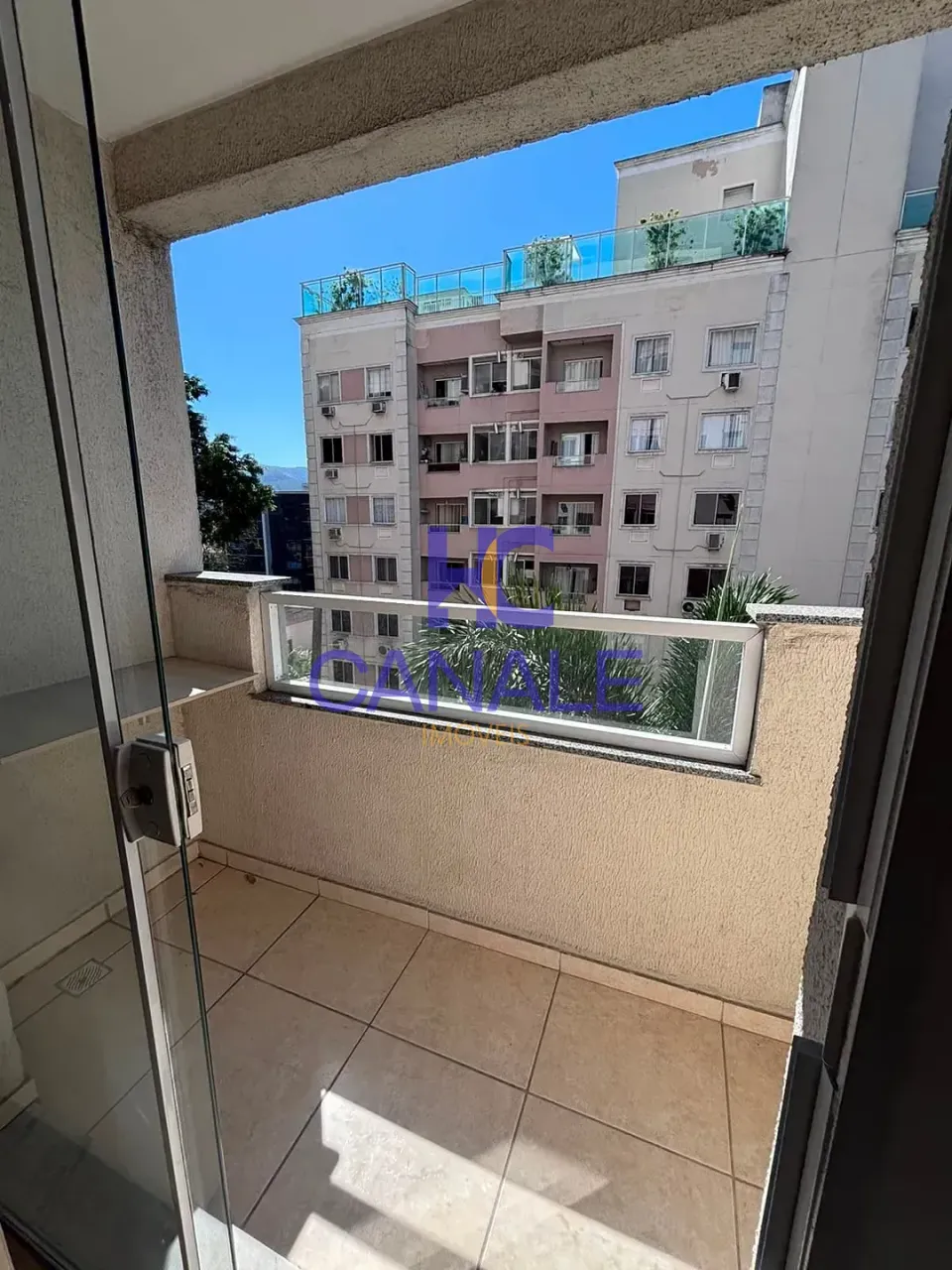 2-bedroom apartment with a closed kitchen and balcony — photo 17