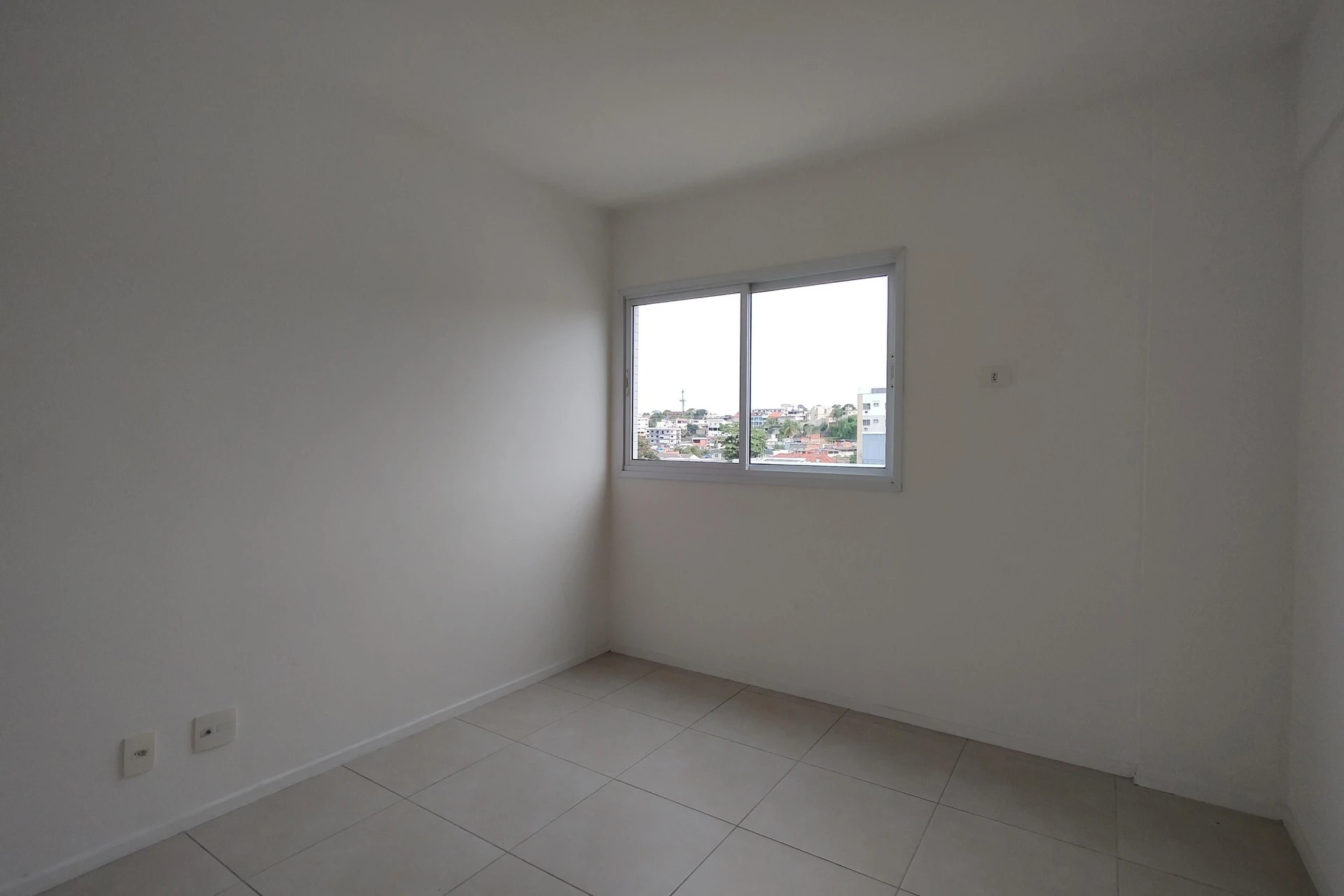 2-bedroom apartment with 1 en-suite and balcony — photo 27