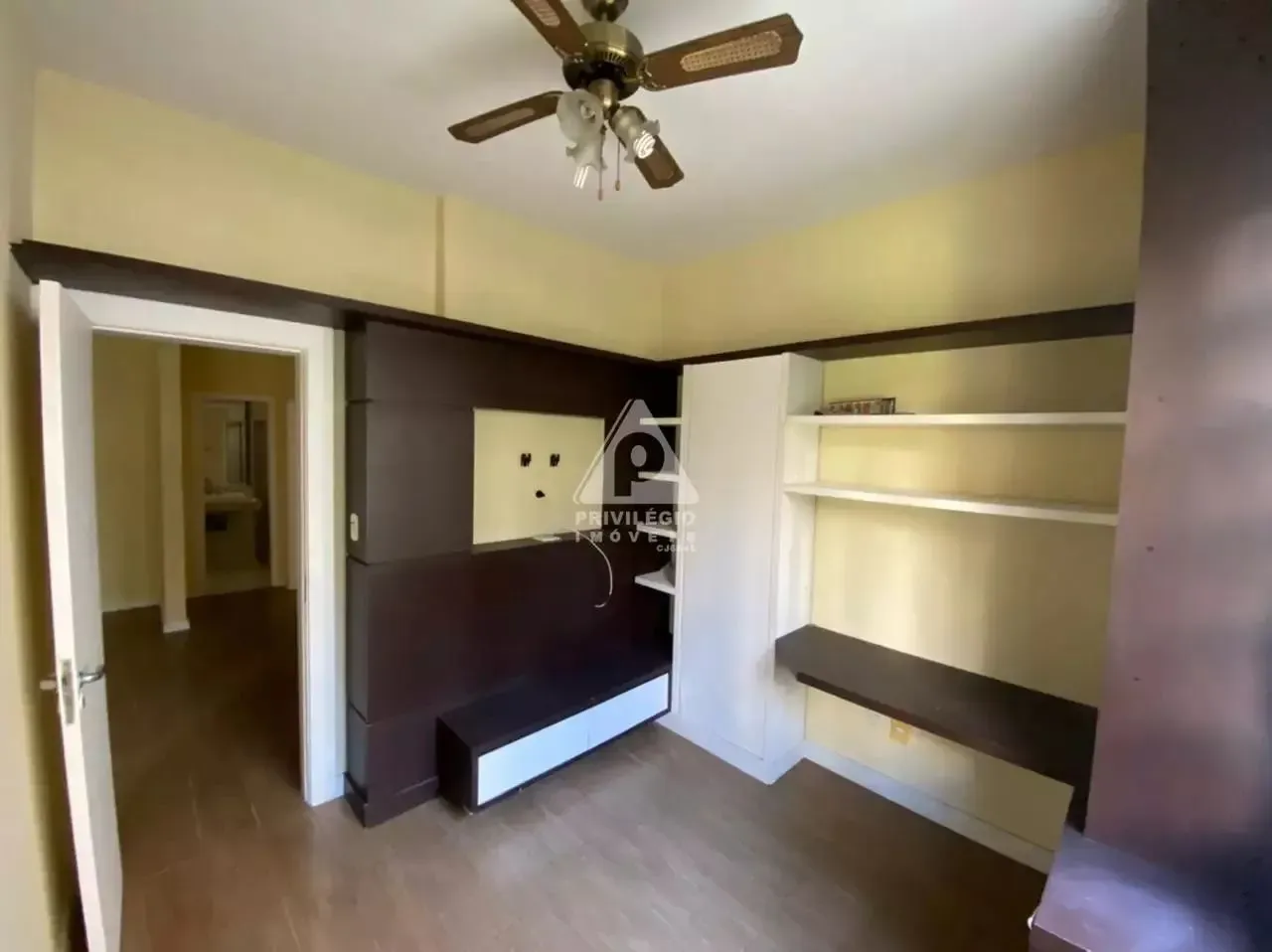 Home office in a 2-bedroom apartment, 98 m² — photo 6