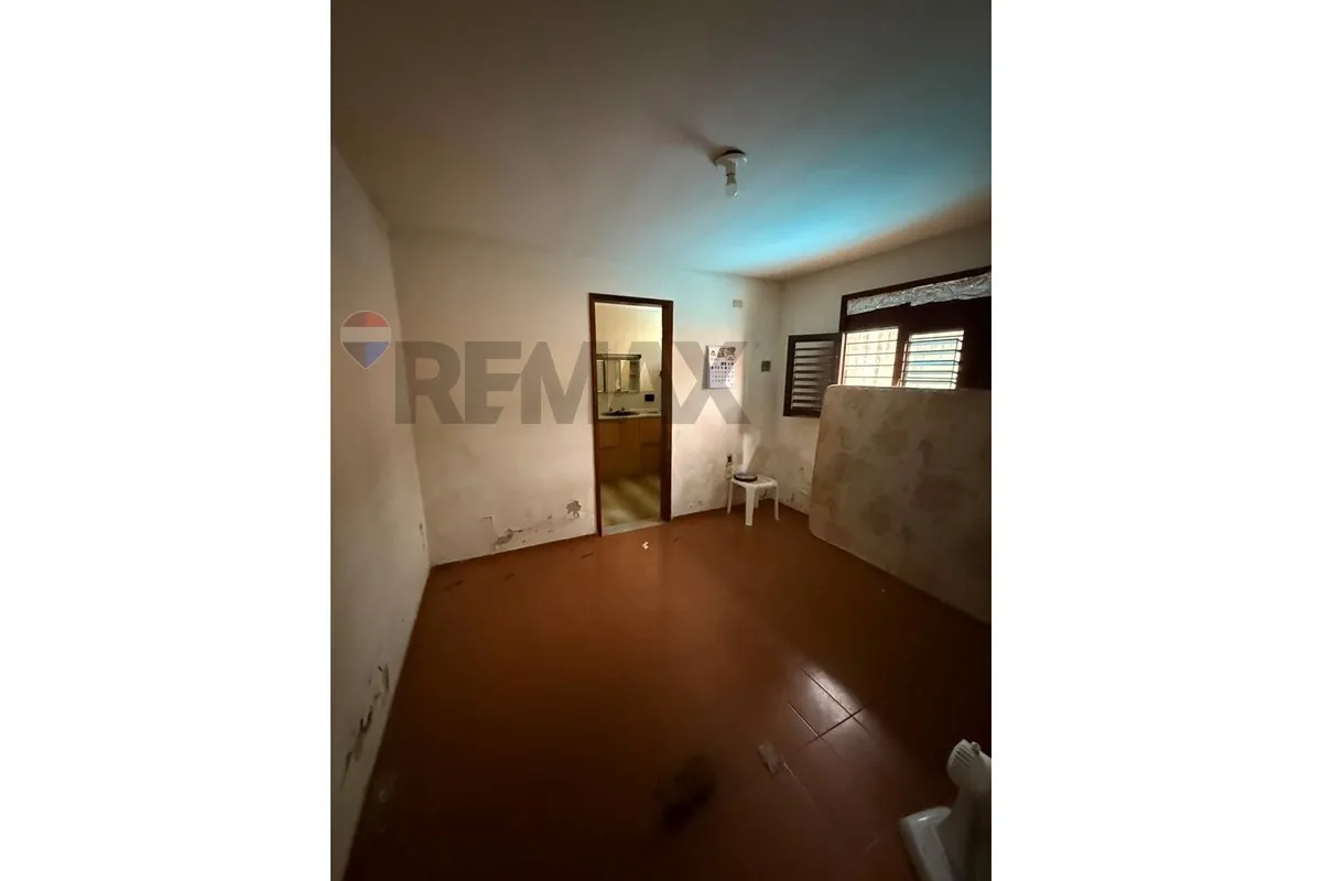 House with 7 bedrooms and 2 en-suite baths, 423 m² — photo 5