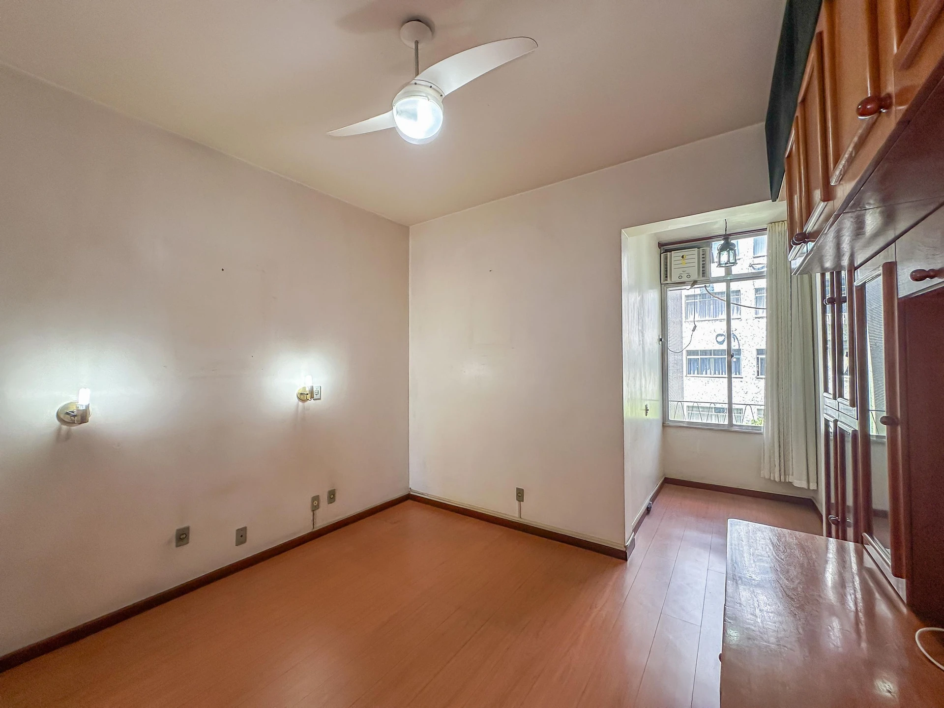 140 m² apartment with a jacuzzi and a bathtub — photo 4
