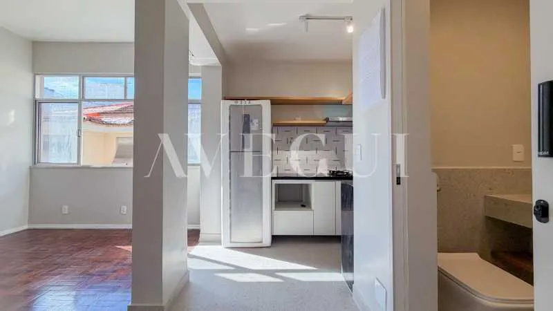 Apartment on the 3rd floor with wood or laminate floors