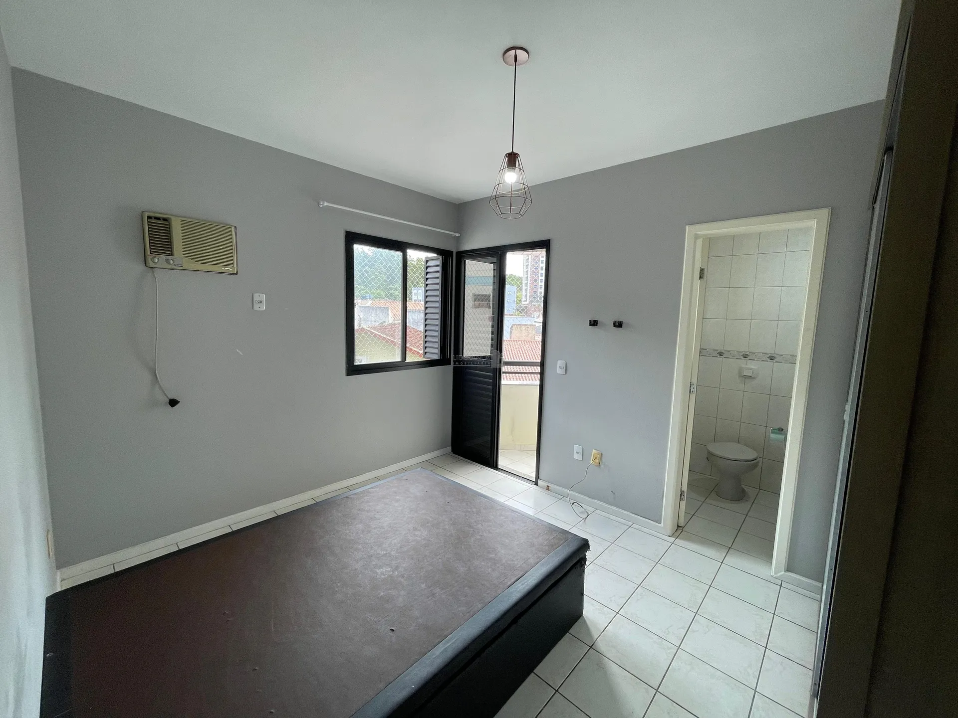 Квартира с 3 спальнями и 1 спальней с ванной, 105 м² — photo 9