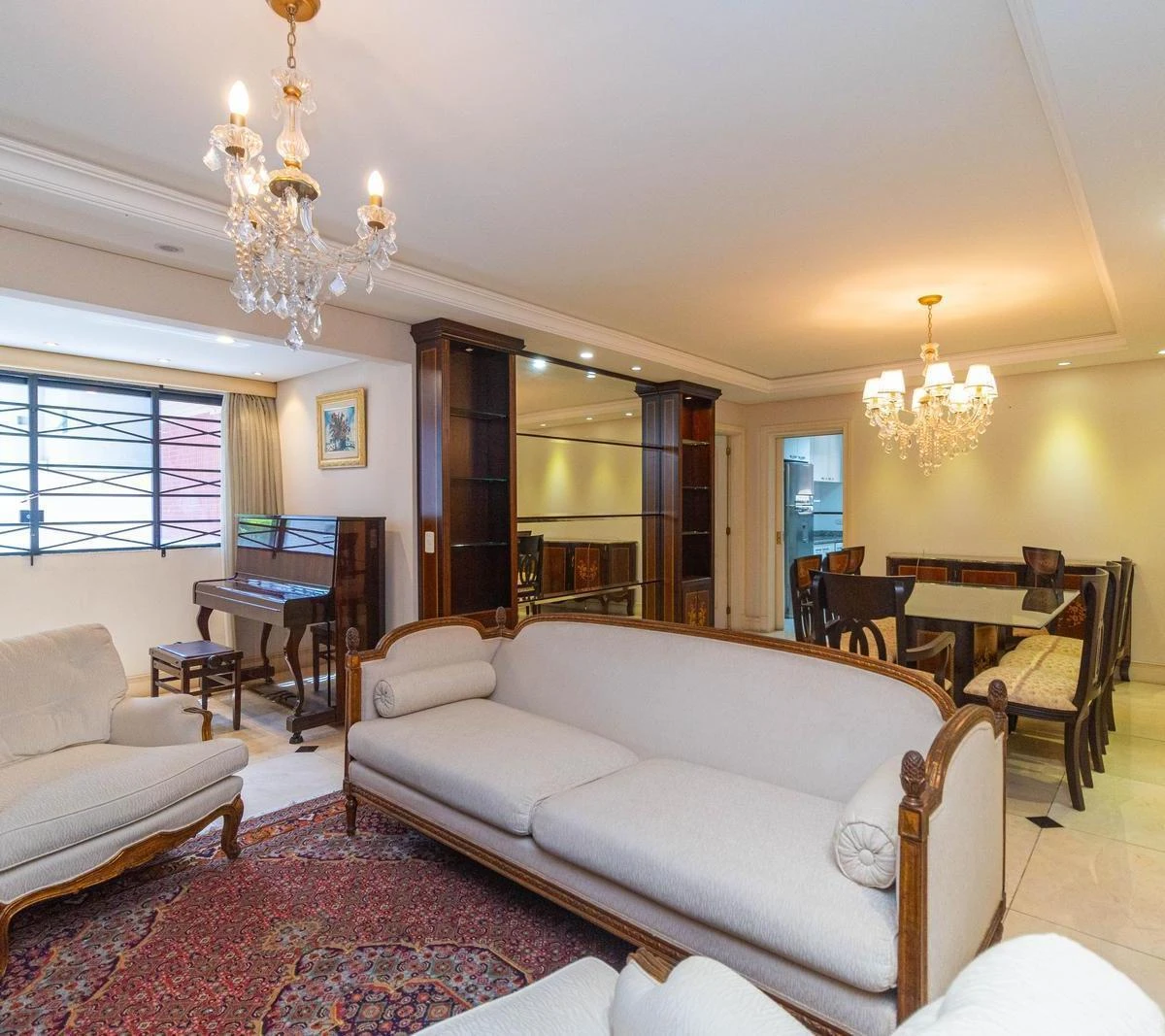 2-bedroom apartment with a bathtub in Curitiba