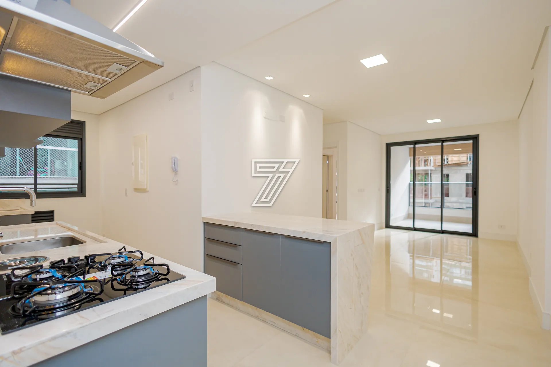 2-bedroom apartment with suite, open kitchen and 2 parking — photo 2